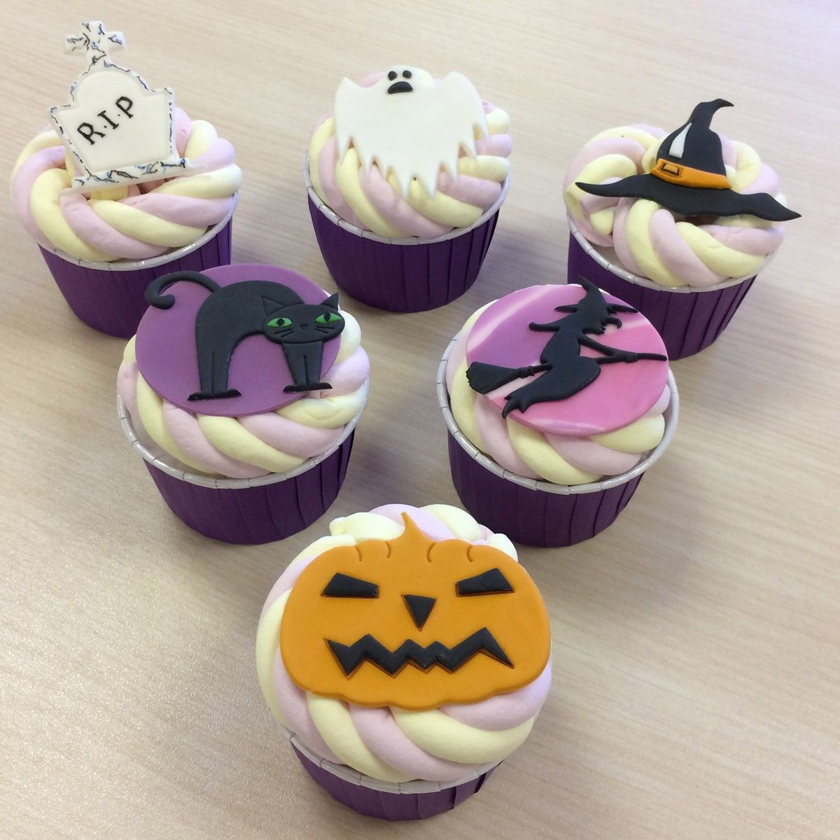 Vykrajovací lišta na fondánové hmoty Halloween FMM